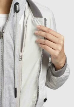 Khujo PERSEE - Leichte Jacke - Hellgrau 13 Khujo PERSEE - Leichte Jacke - Hellgrau -Khujo 10d01ba7d37a437b945930fcf9628d59