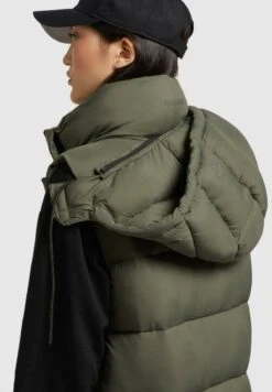 Khujo TOURIN MATT - Weste - Khaki Grün 13 Khujo TOURIN MATT - Weste - Khaki Grün -Khujo 19ca8f5779884b48a0fe761fd3e5303c