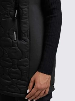 Khujo Damen Weste - MALIN 16 Khujo Damen Weste - MALIN -Khujo Damen Weste MALIN pdstandard 656961 0001 modeldetail 2